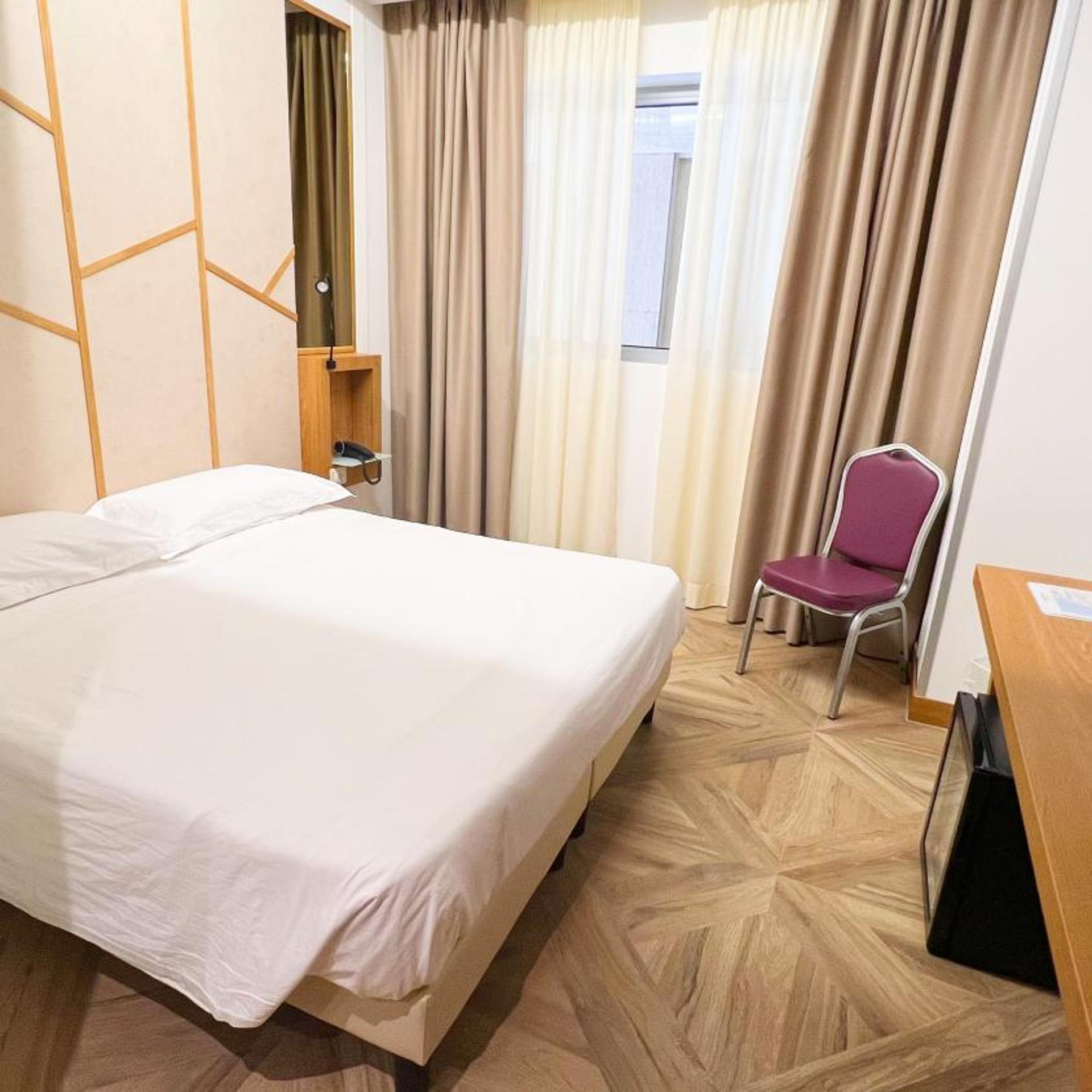 ECONOMY, DOUBLE BED