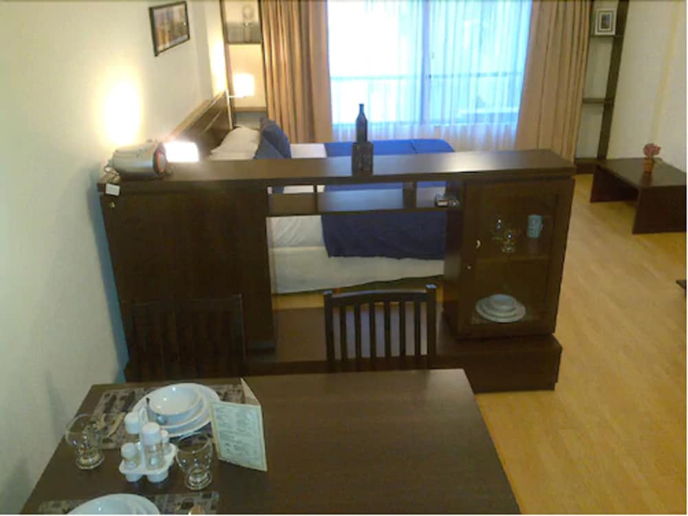 Cordoba Suites 10/17