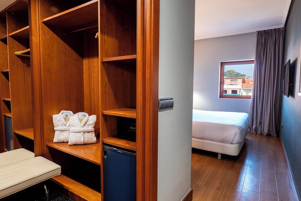 غرفة عائلية بسرير كينج، Silken Amara Plaza 5/5