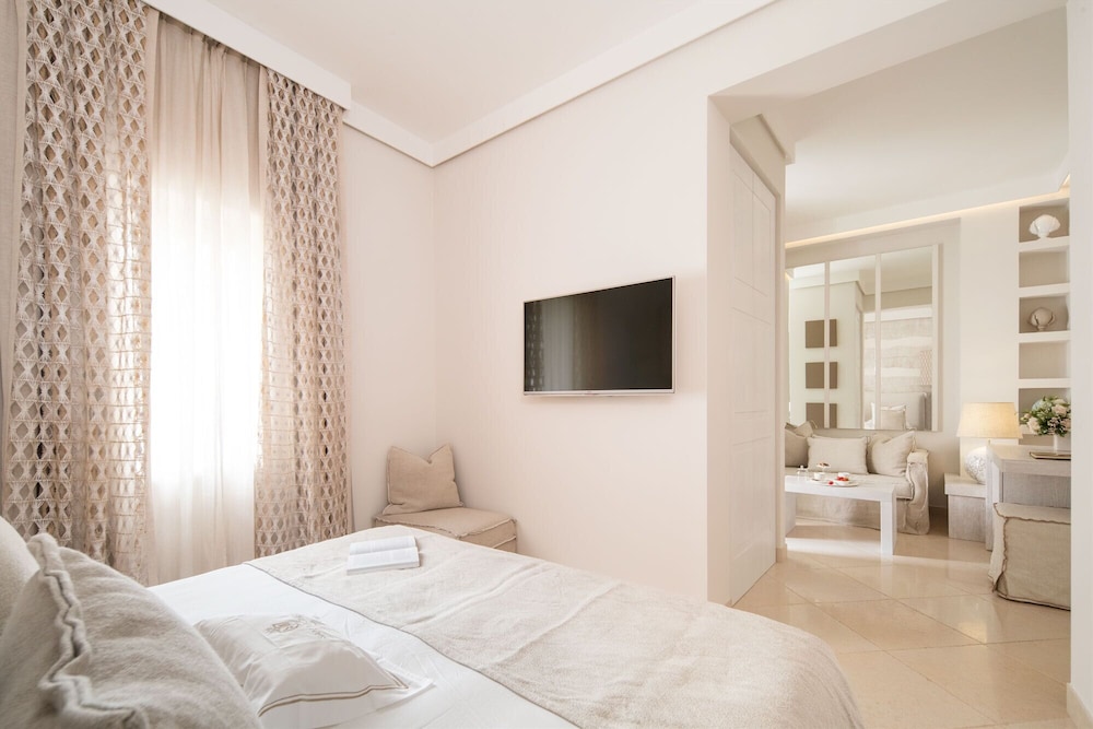 San Michele Suite 7/50