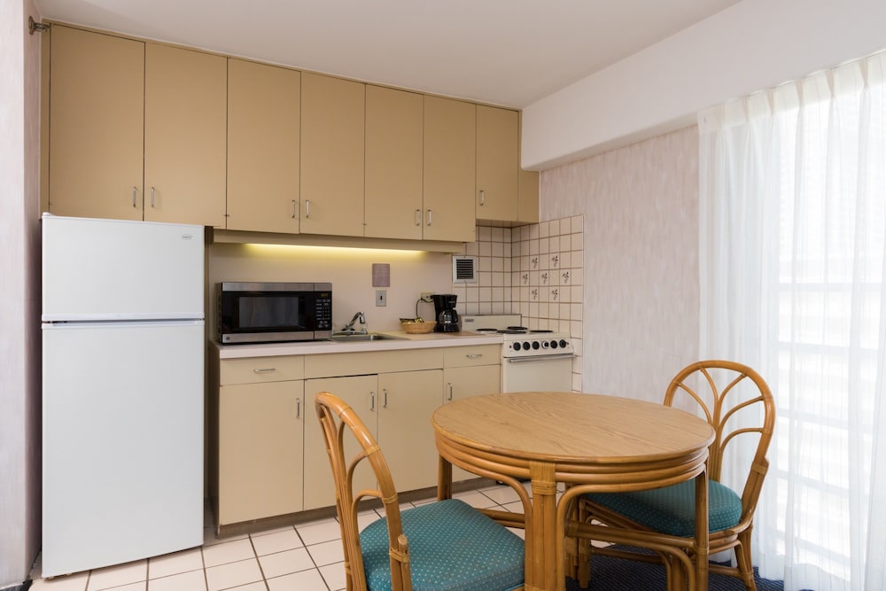 Ilima Hotel 53/63