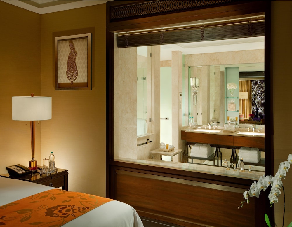 The Leela Palace Chennai 47/74