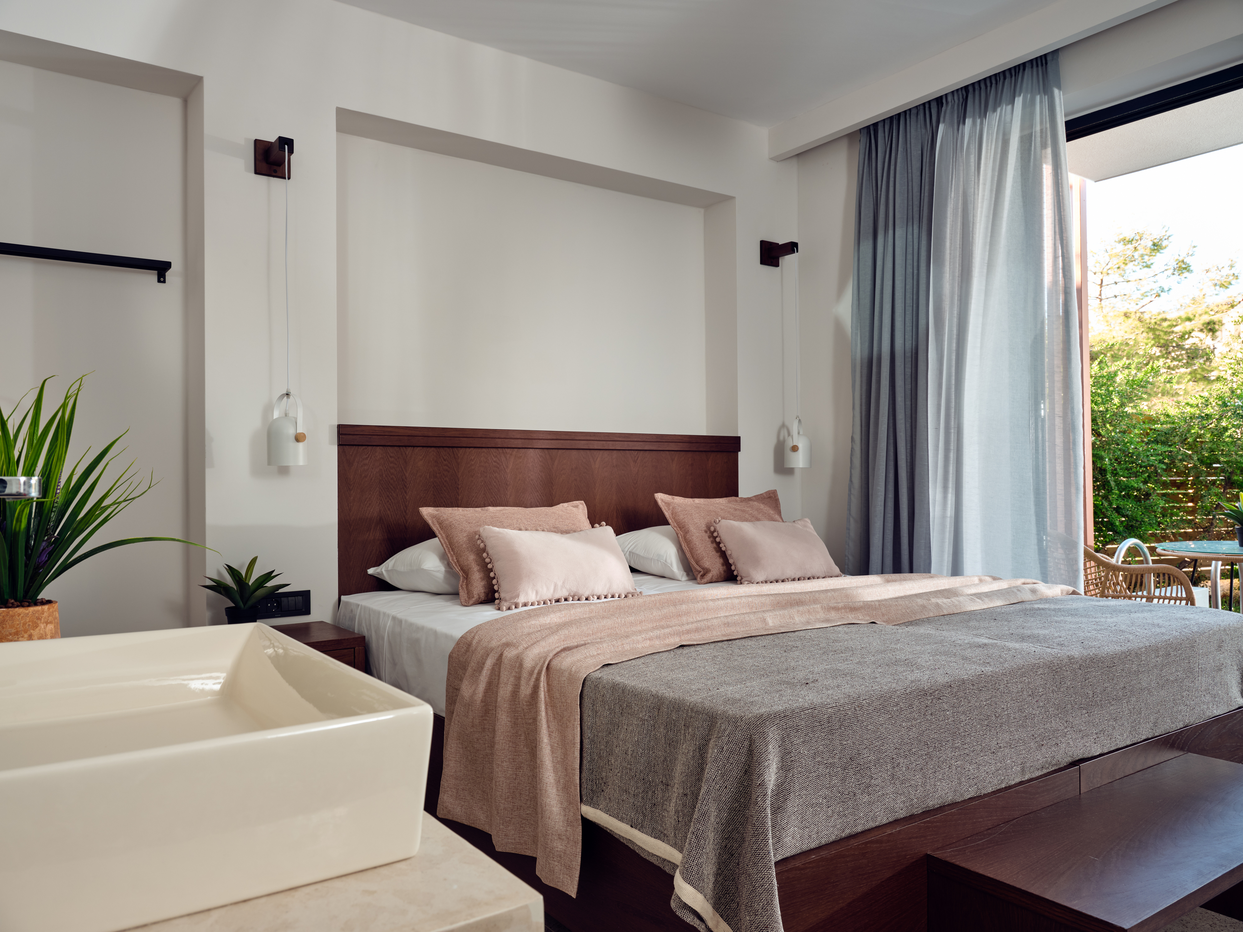 FAMILY ROOM DELUXE