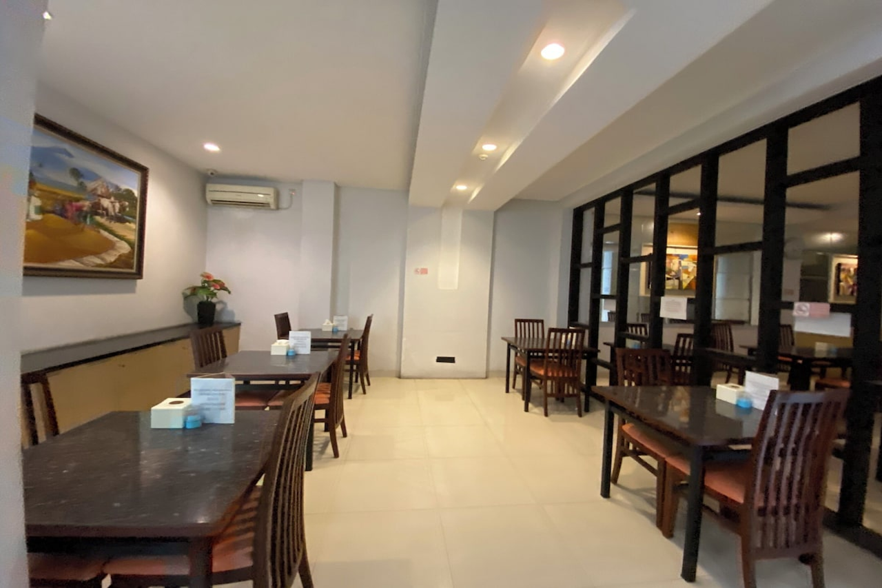 Townhouse Oak Hotel Niaga Surabaya 9/10