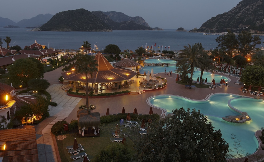 Marti Resort Hotel 2/72