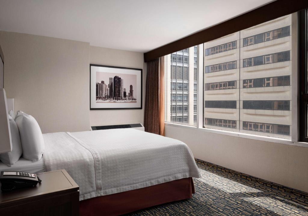 1 BEDROOM, SUITE, KING BED, CITY VIEW, ACCESSIBLE