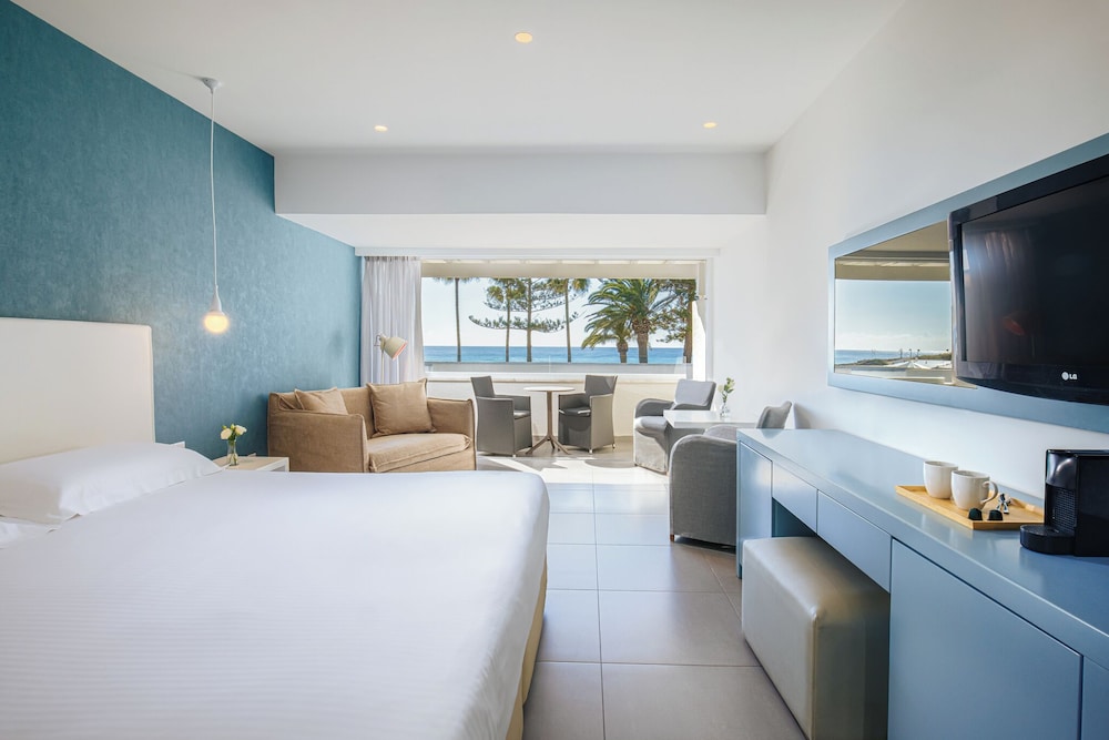 Nissi Beach Resort 25/75