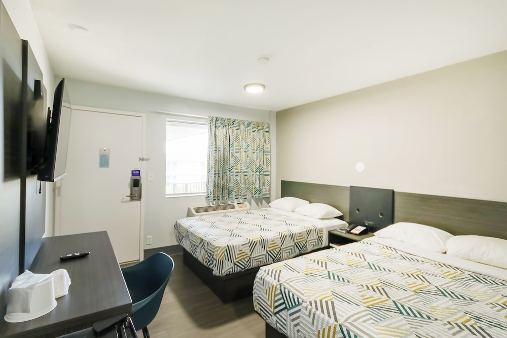 Motel6 Topeka, KS - Northwest 29/54