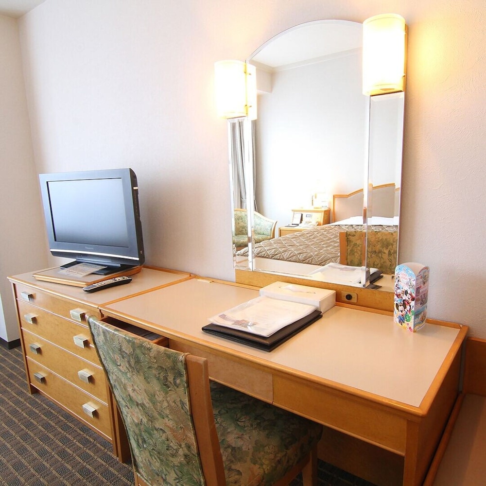 Hotel Springs Makuhari 56/67