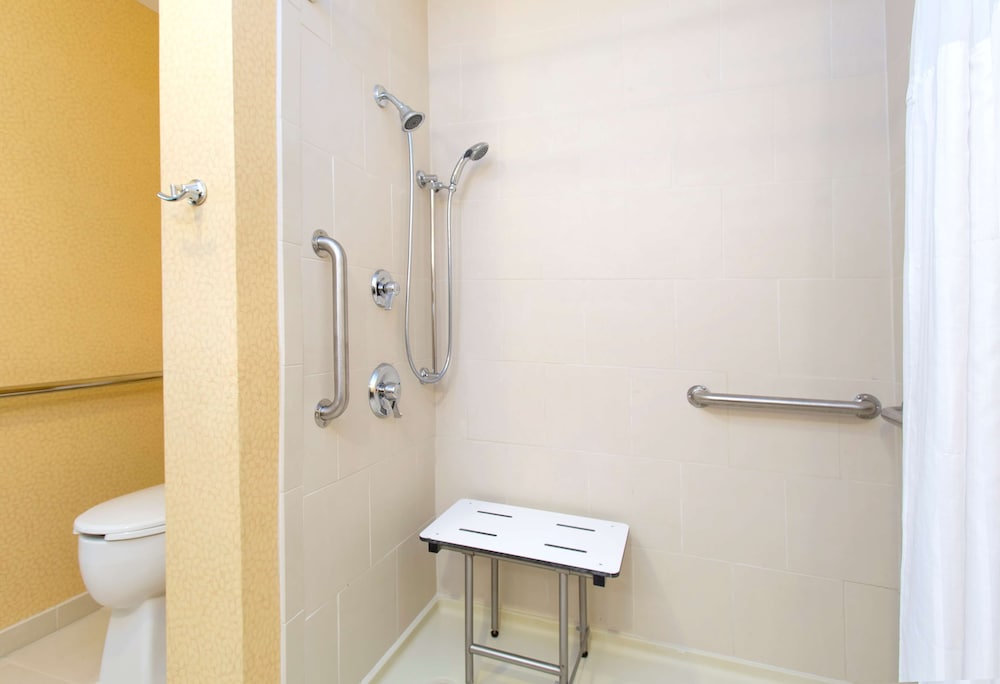 Doubletree Suites By Hilton Lexington 17/78