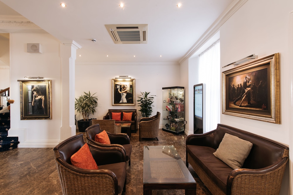 The Palace Hotel Spa 24/50