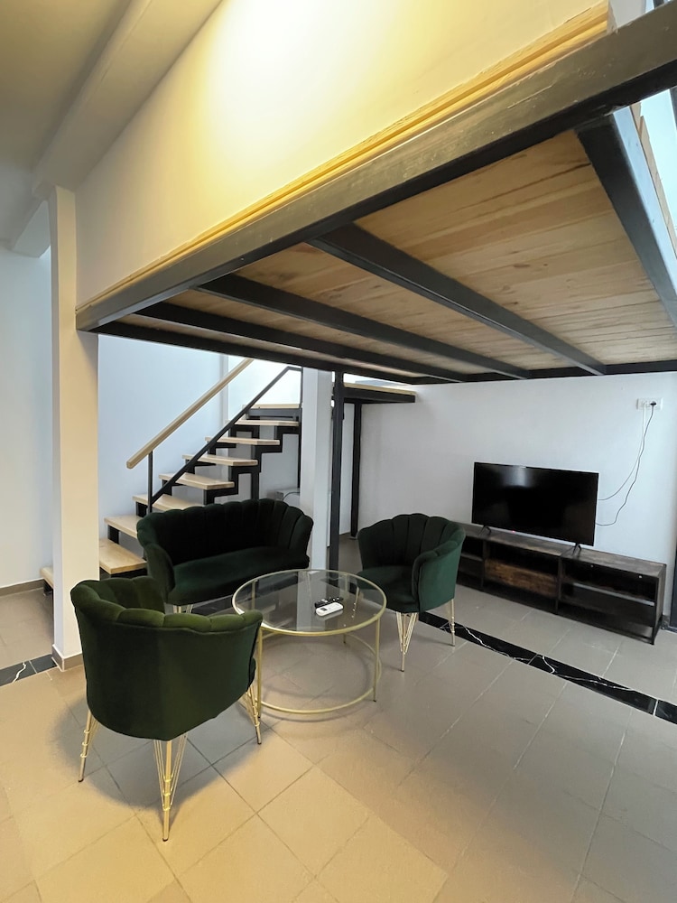 X Hostel Bucharest 29/44
