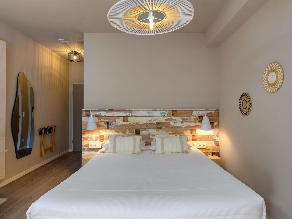 Deluxe, Double Bed, High Floor, ibis Styles Regensburg 3/7