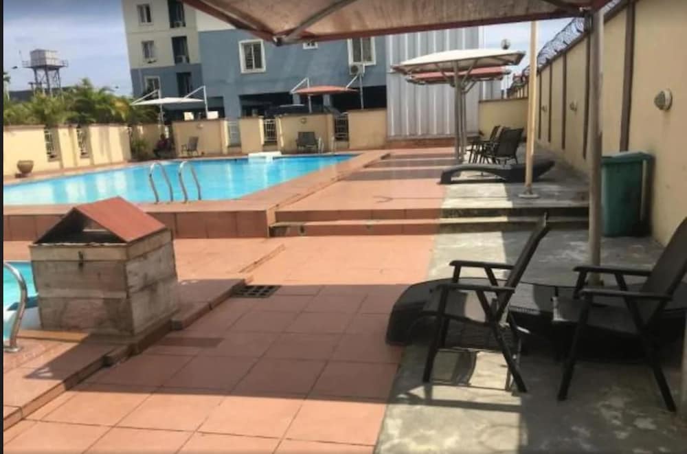 Droptop Suites 15/34