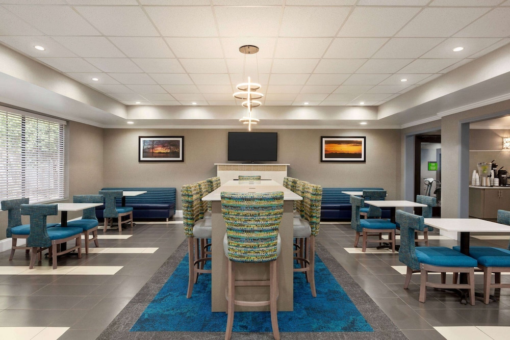 La Quinta Inn & Suites by Wyndham Dublin 46/67