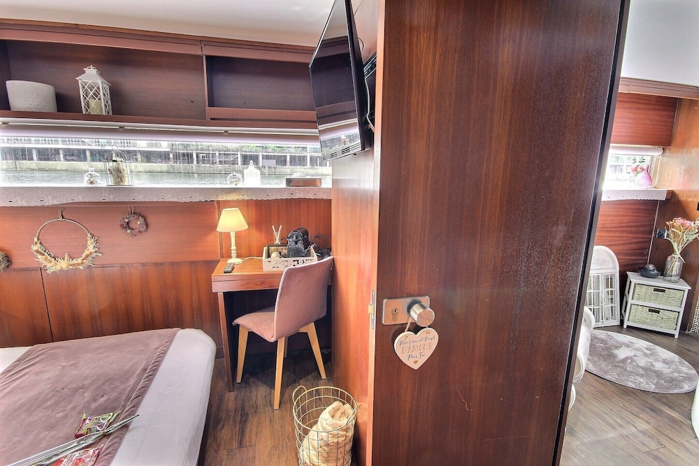 Vip Paris Yacht Hotel 35/50