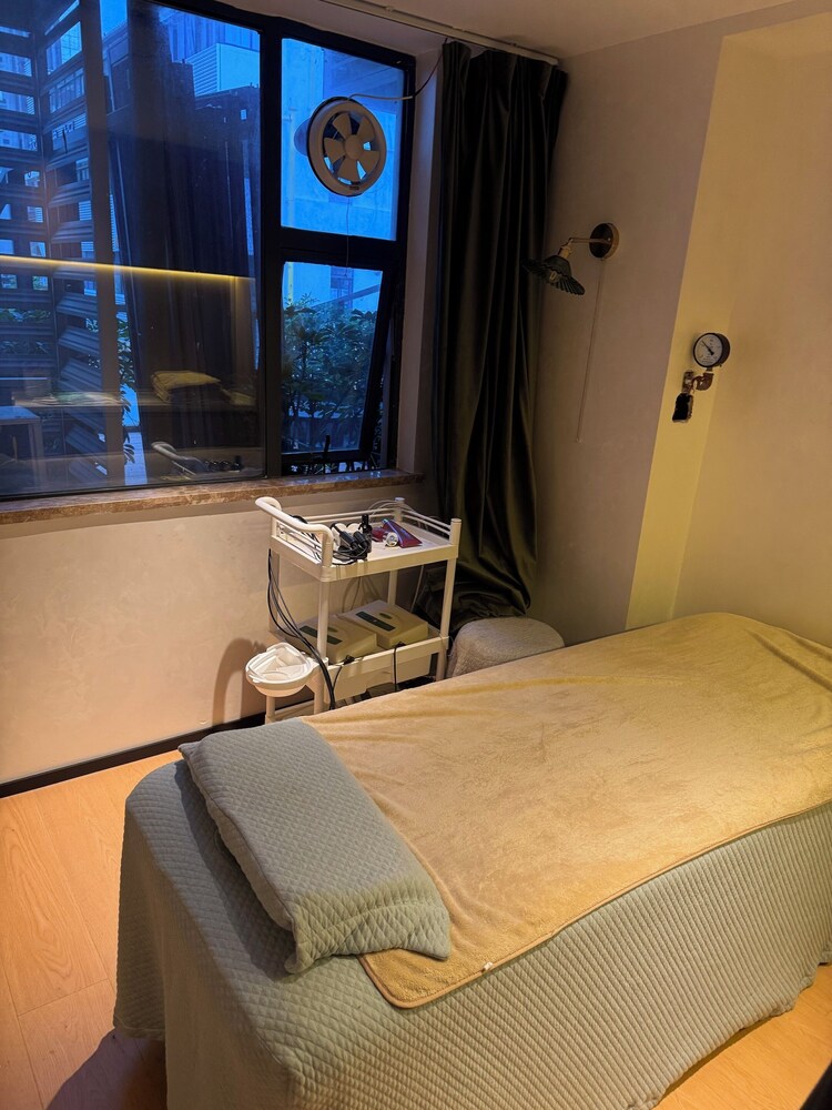 Lavande Hotel Guangzhou Taiguhui Square Shipaiqiao Metro Station 35/54