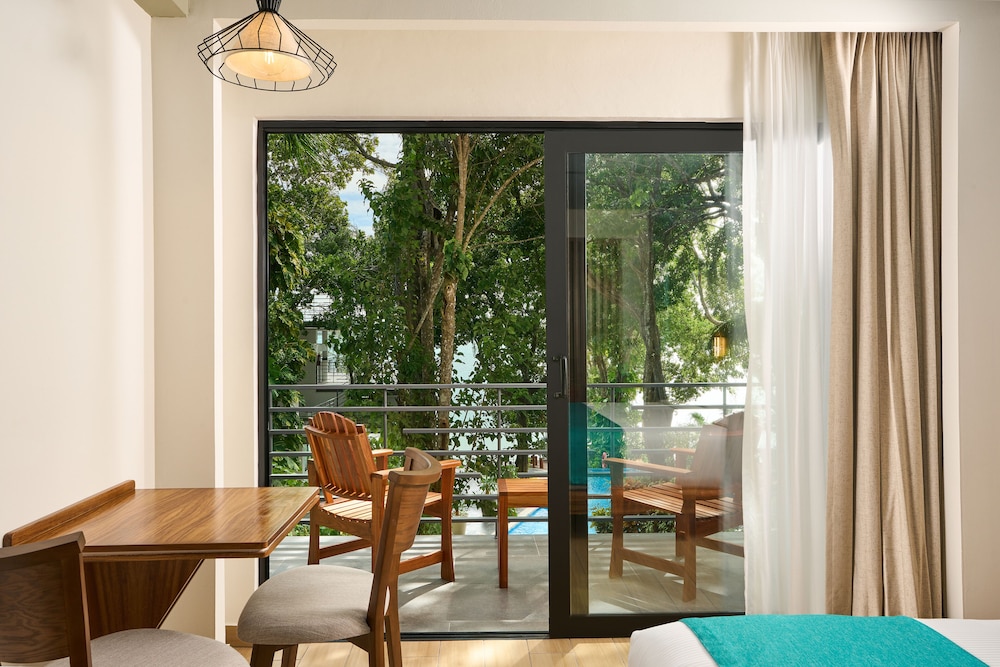 Cristalino Lagoon Front Hotel, Restaurant & Spa 79/94