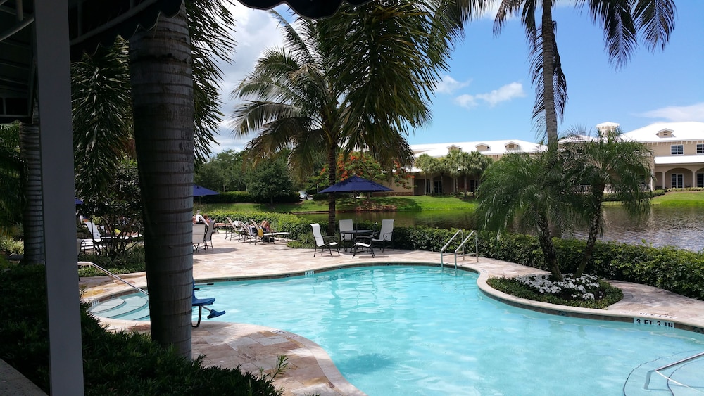 Inn At Pelican Bay 64/67