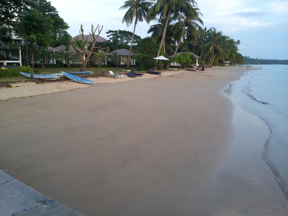 MAKATHANEE RESORT 63/63