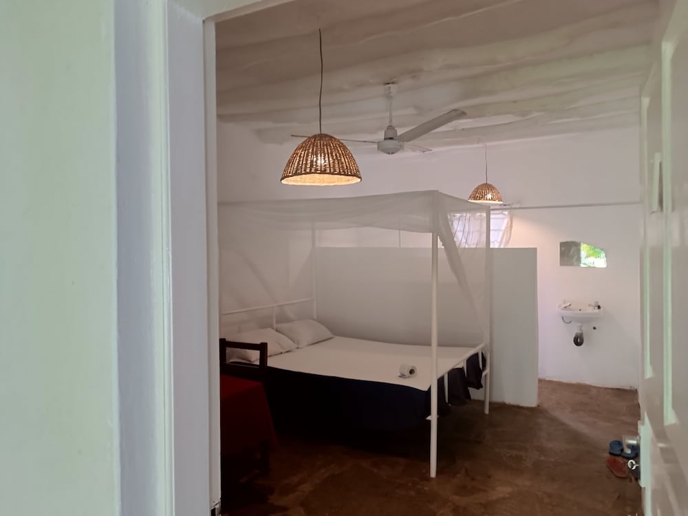 Travellers Inn Resort Malindi 33/34