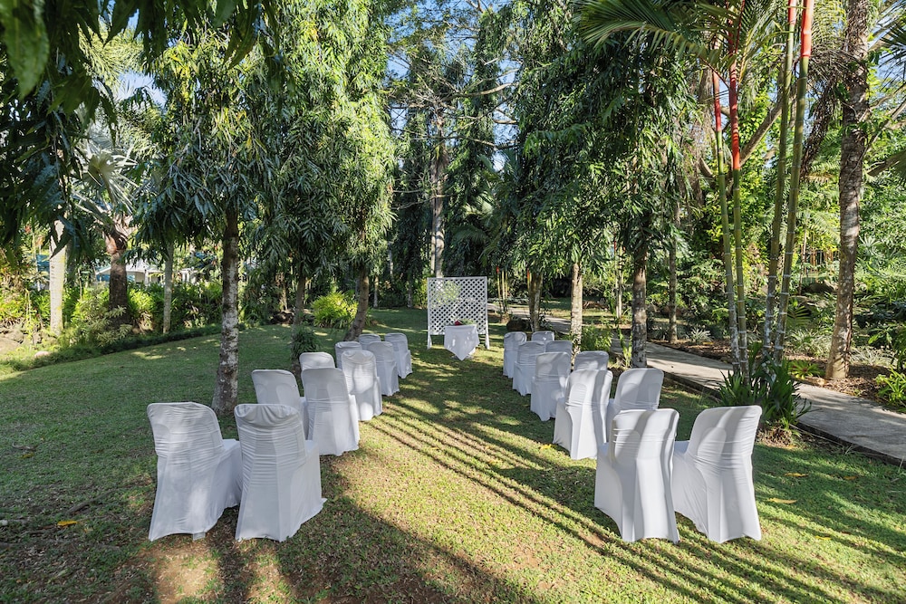 Orator Hotel Samoa 58/65