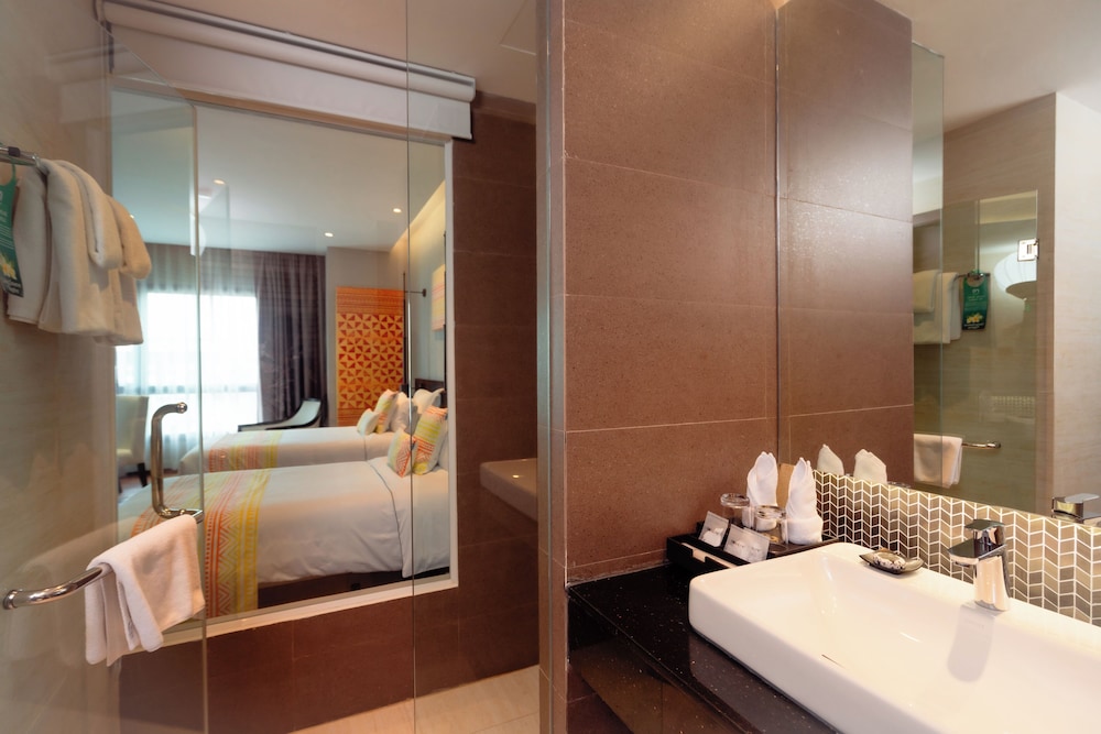 Mintra Hotel 44/48