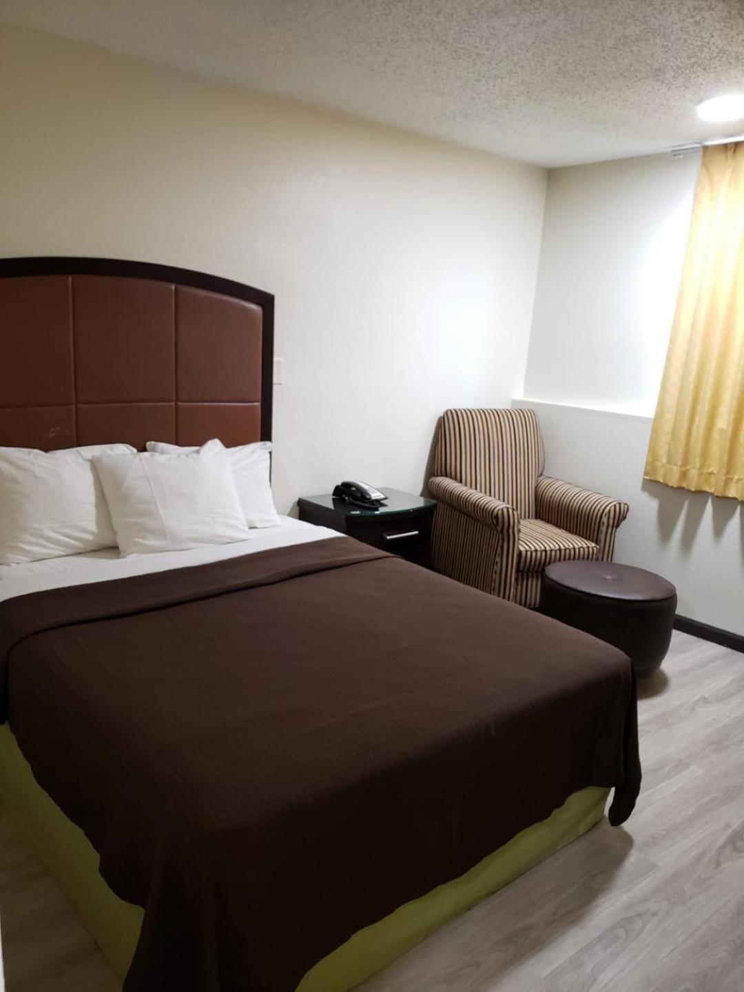 Room, Queen Bed