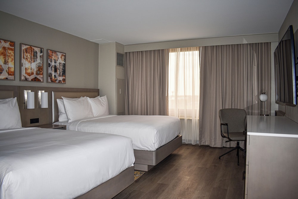 Renovated, 2 Queen Beds