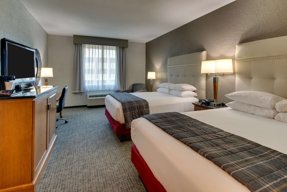 Drury Inn and Suites Phoenix Happy Valley 11/50
