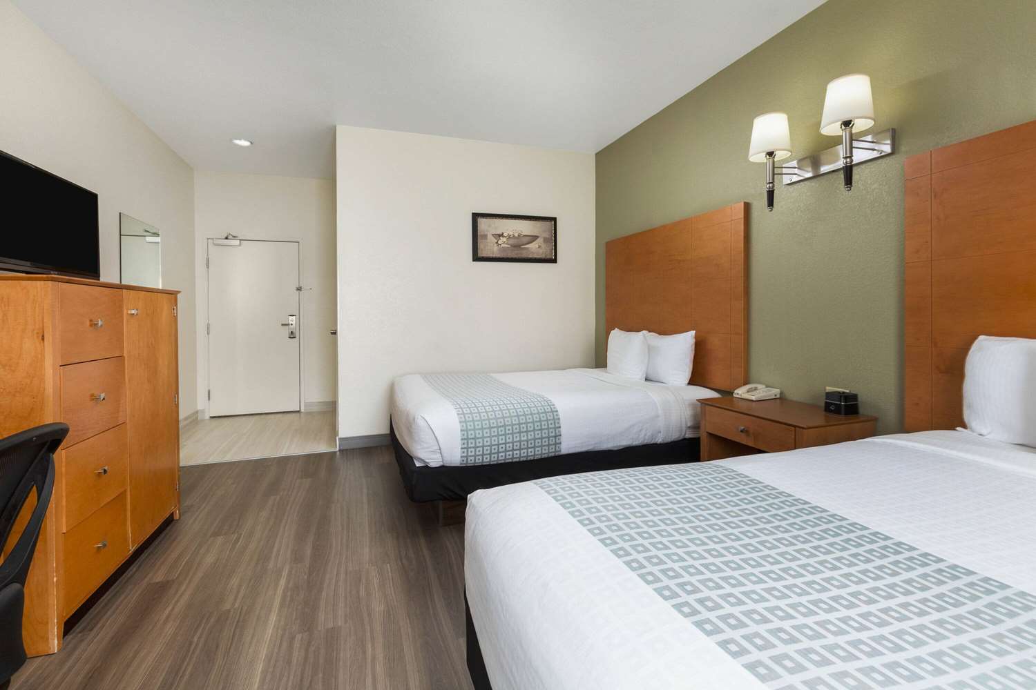 La Quinta Inn & Suites by Wyndham Tulare 9/40