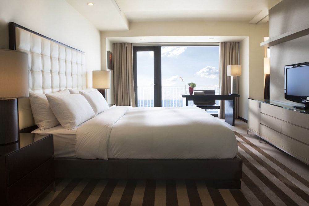Paradise Hotel Busan 24/75