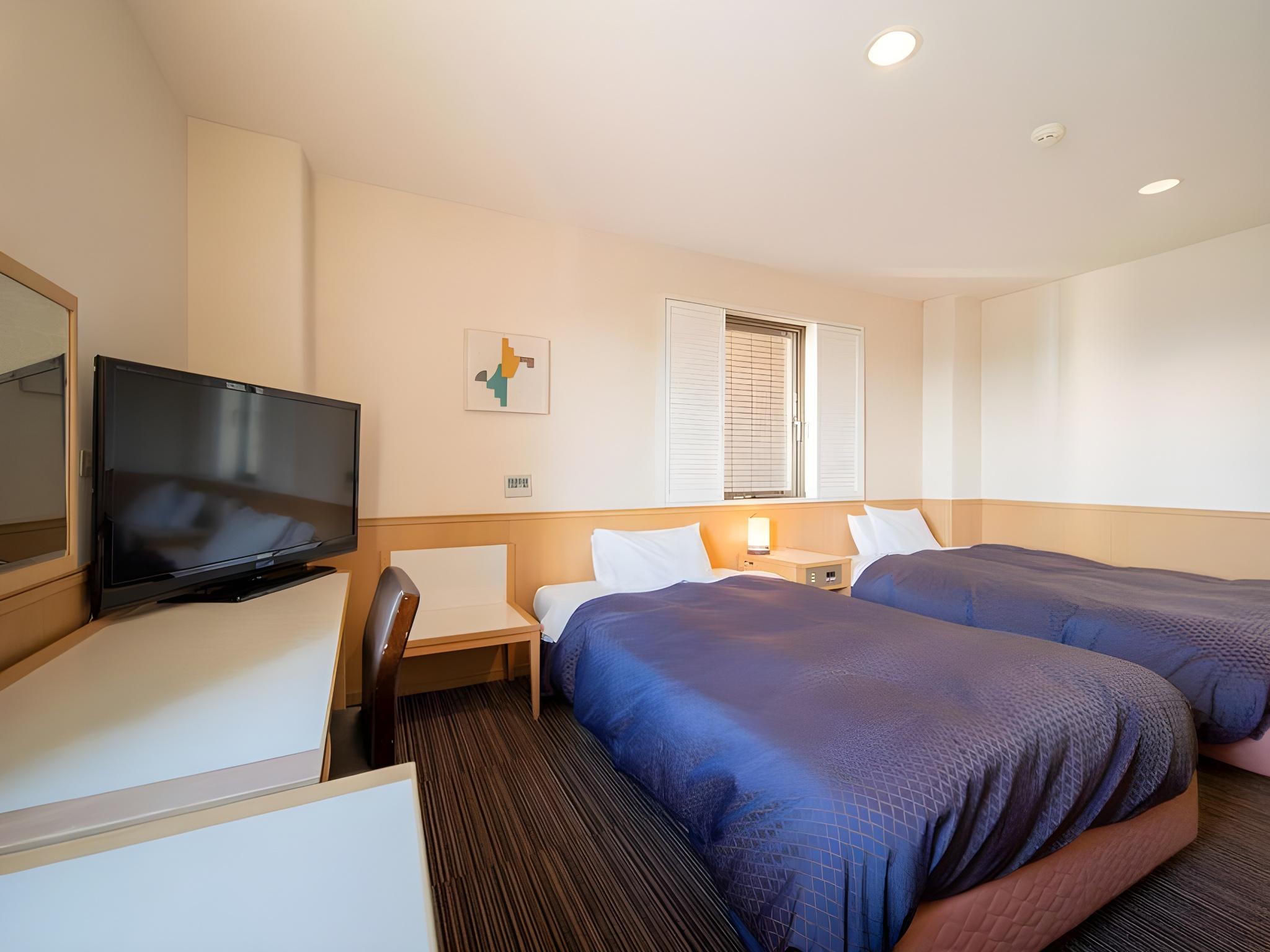 Moderate, 2 Double Beds