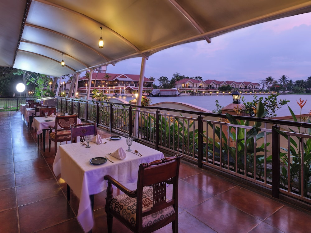Sterling Lake Palace Alleppey. 51/58