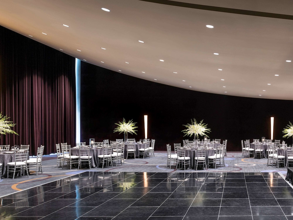 Sofitel Chicago Magnificent Mile 20/50