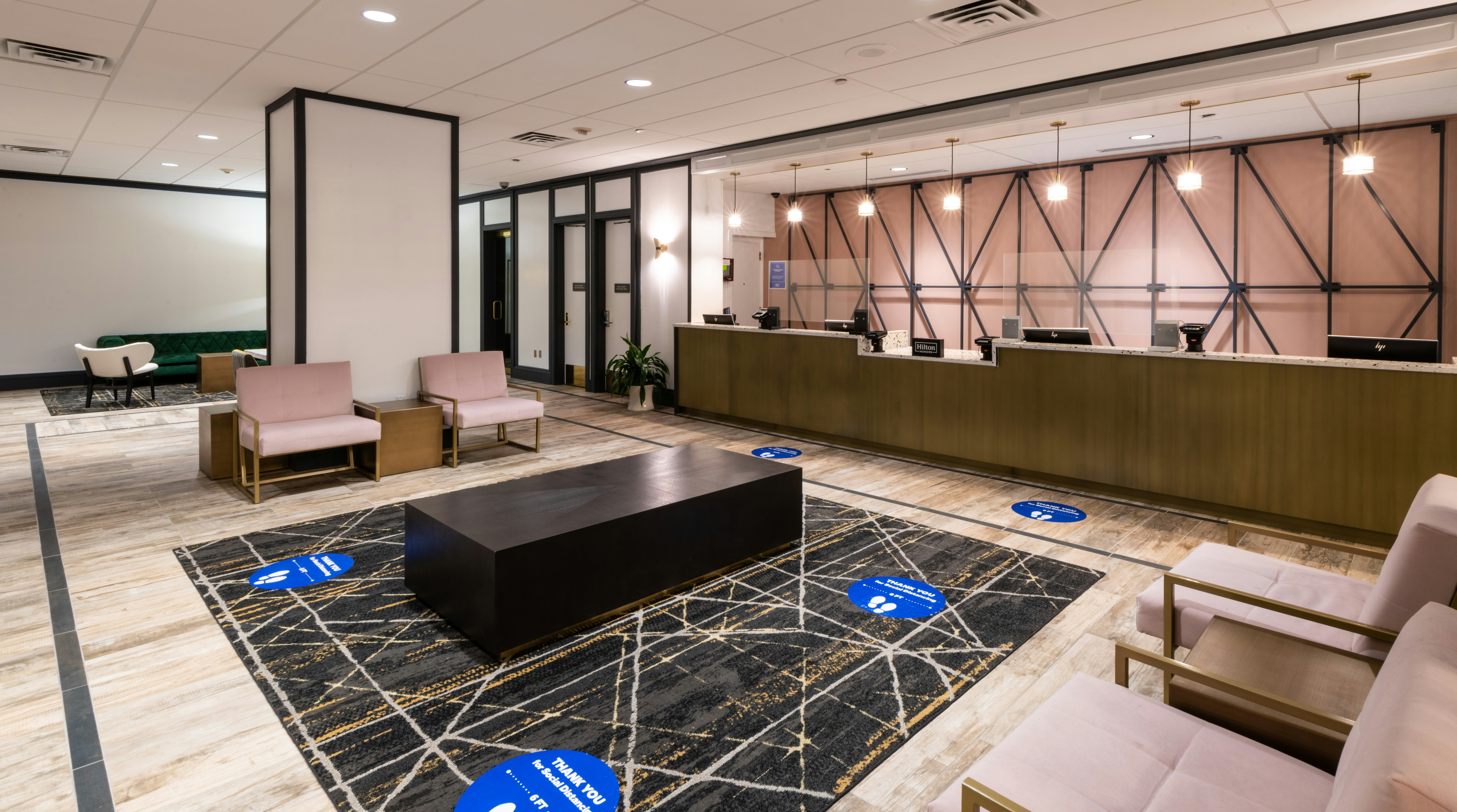 DoubleTree by Hilton Newark Penn Station 30/46