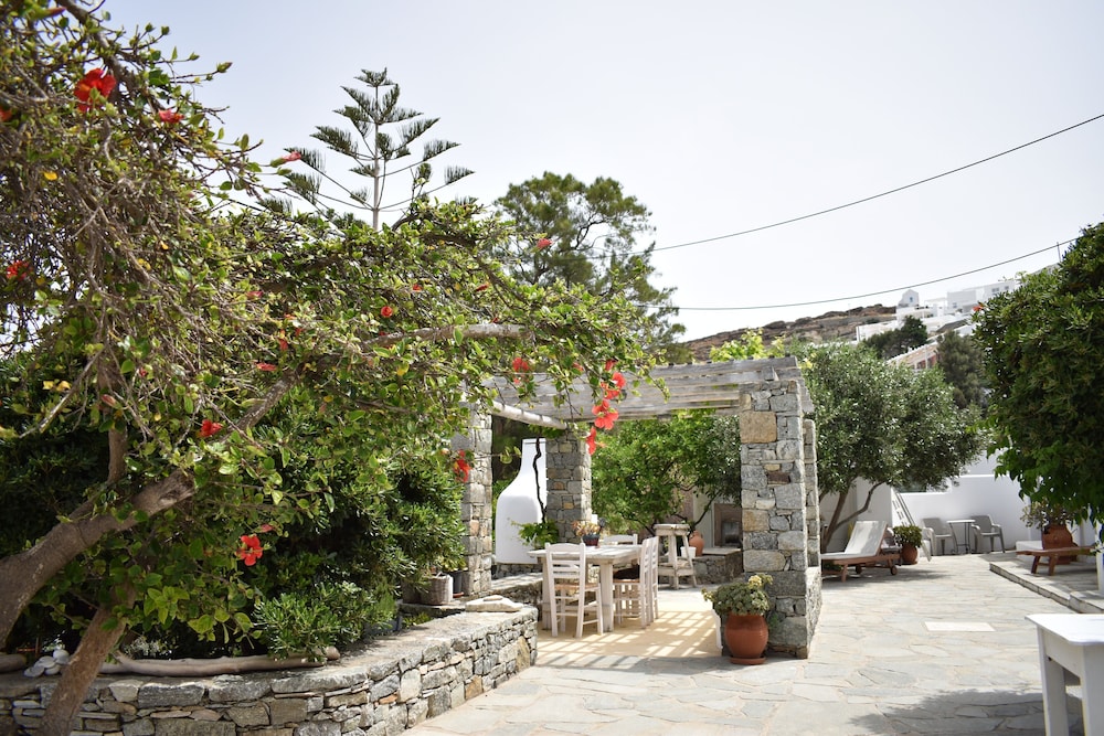 Andriani's Guest House 1/50