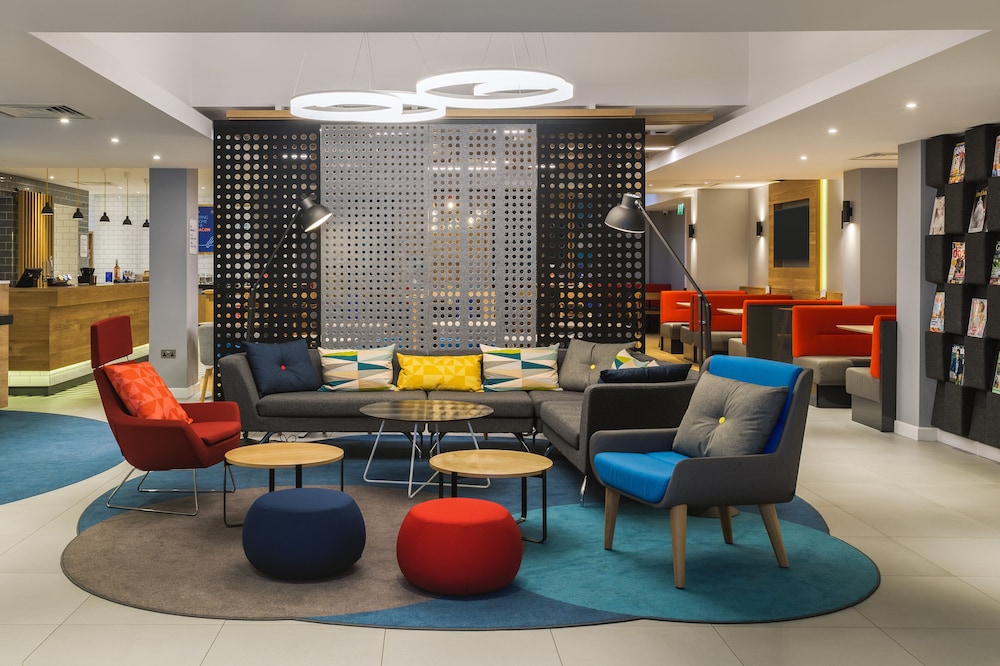 Holiday Inn Express Watford Junction 36/68