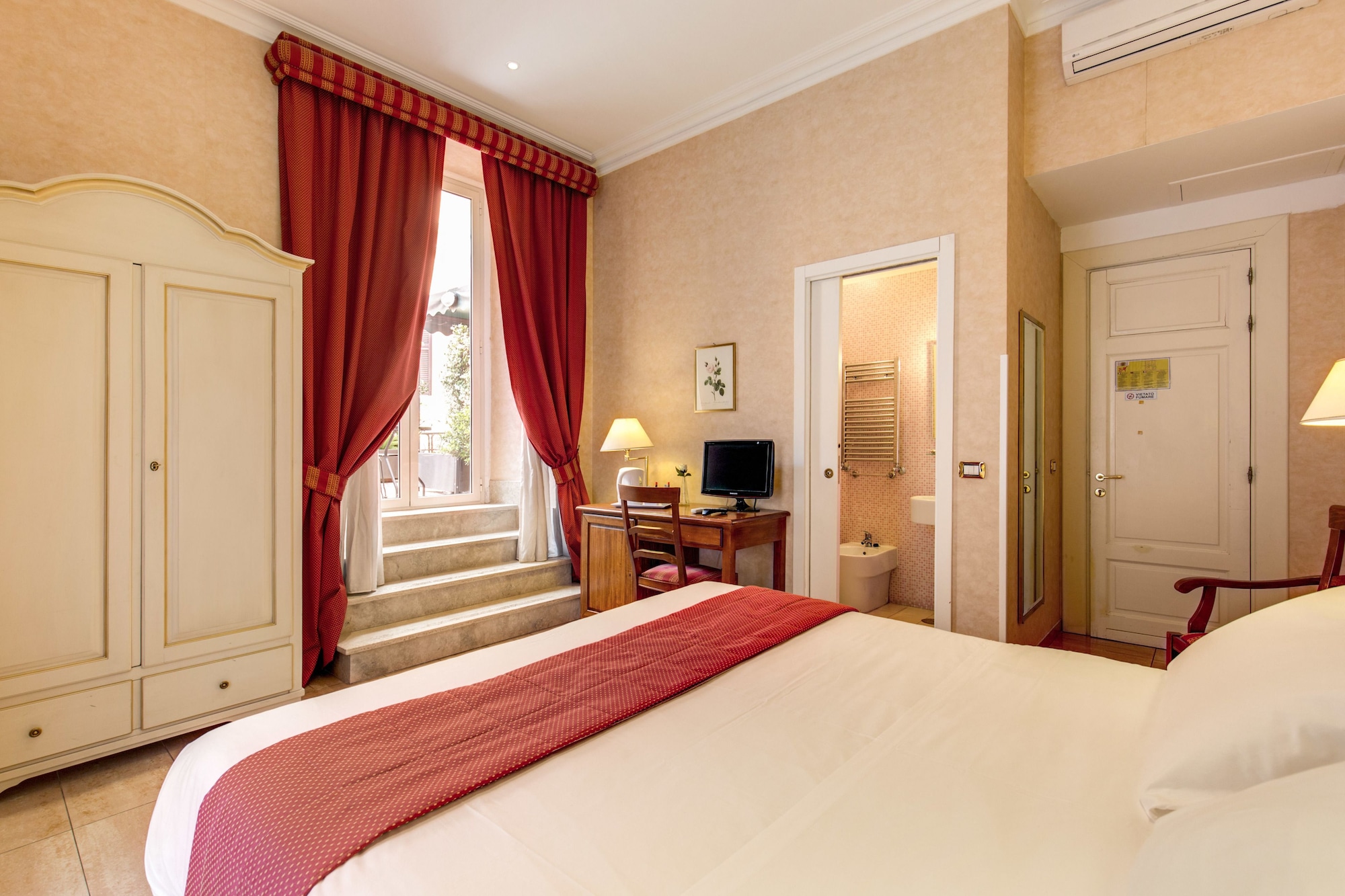 ROOM, SINGLE, DOUBLE BED