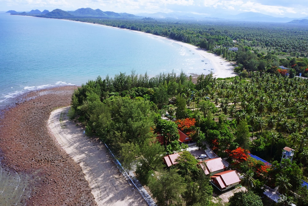 ROCKY POINT RESORT 54/62