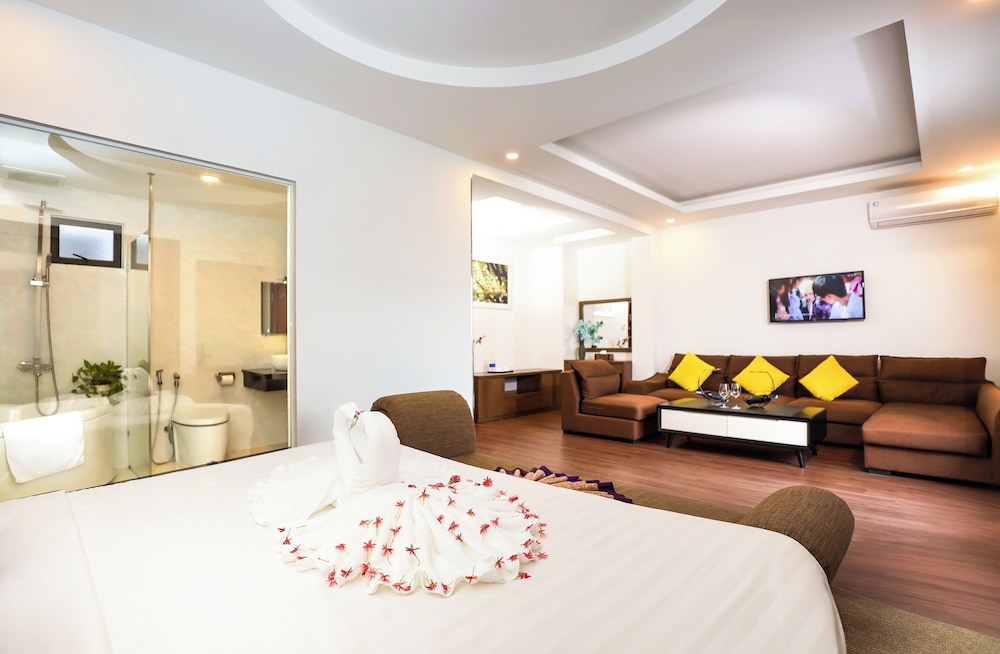 SUITE, GARDEN VIEW