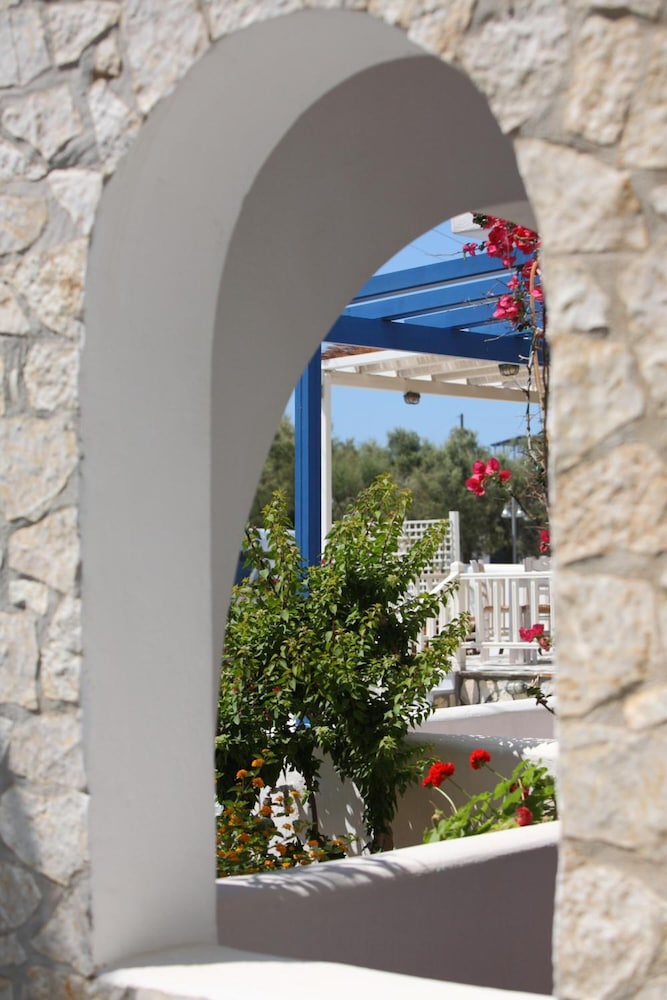 Paros Inn Hotel 36/50