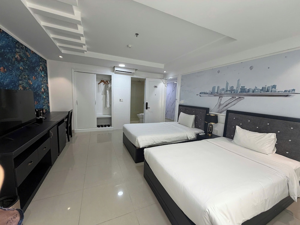 Kay Hotel 25/54