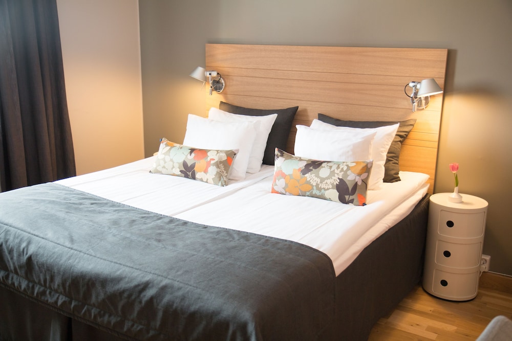 Hotell Aston 10/32