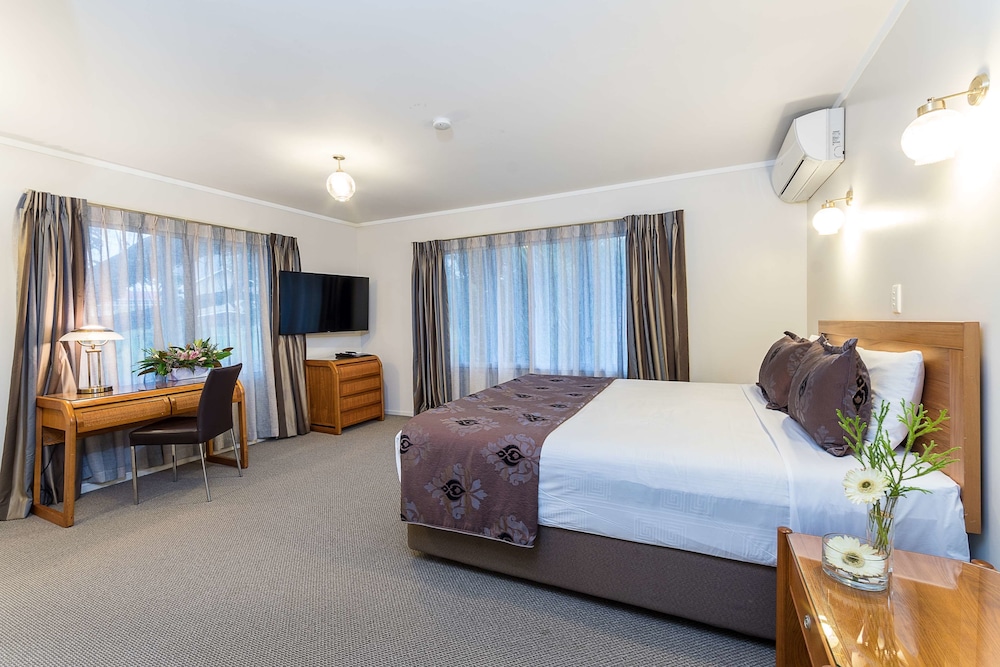 Best Western Newmarket Inn & Suites 11/58