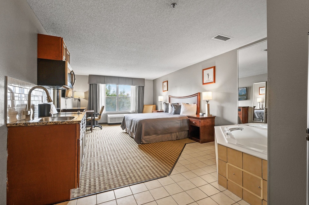 Norwood Inn And Suites Chaska 29/47