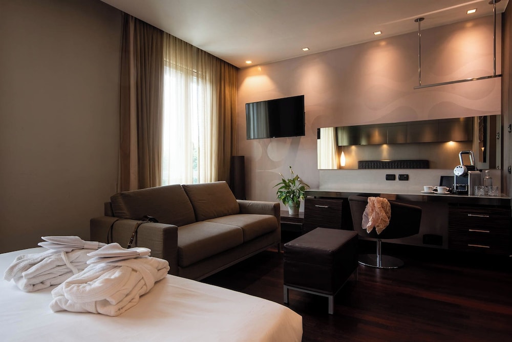 Axolute Comfort Hotel 10/50