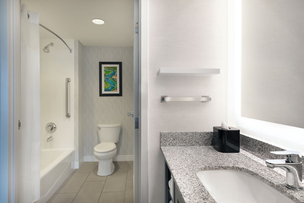 جناح استوديو بسرير كينج مع أريكة، Residence Inn By Marriott Boston Back Bay Fenway 7/9