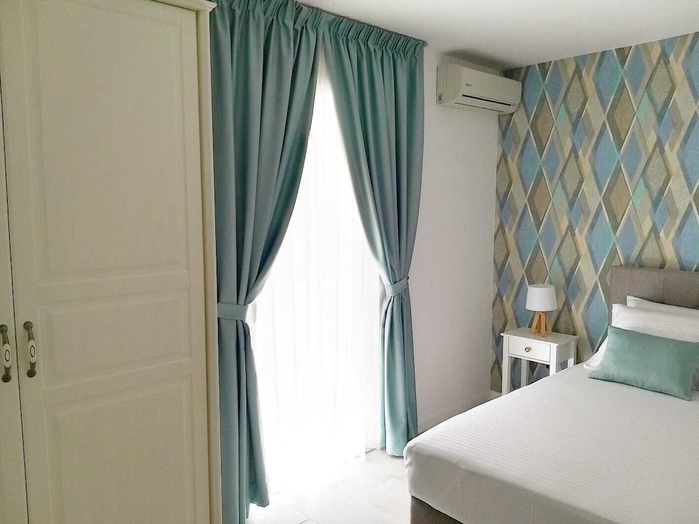 Apartments Venera 25/45