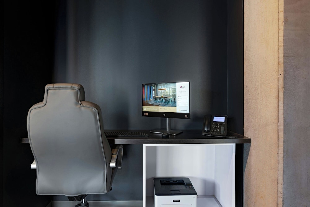 Aloft Omaha West 39/50